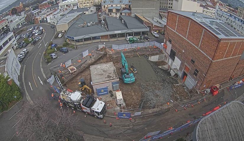 Earl St, Launceston में Earl Arts Centre से लाइव कैमरा चैनल