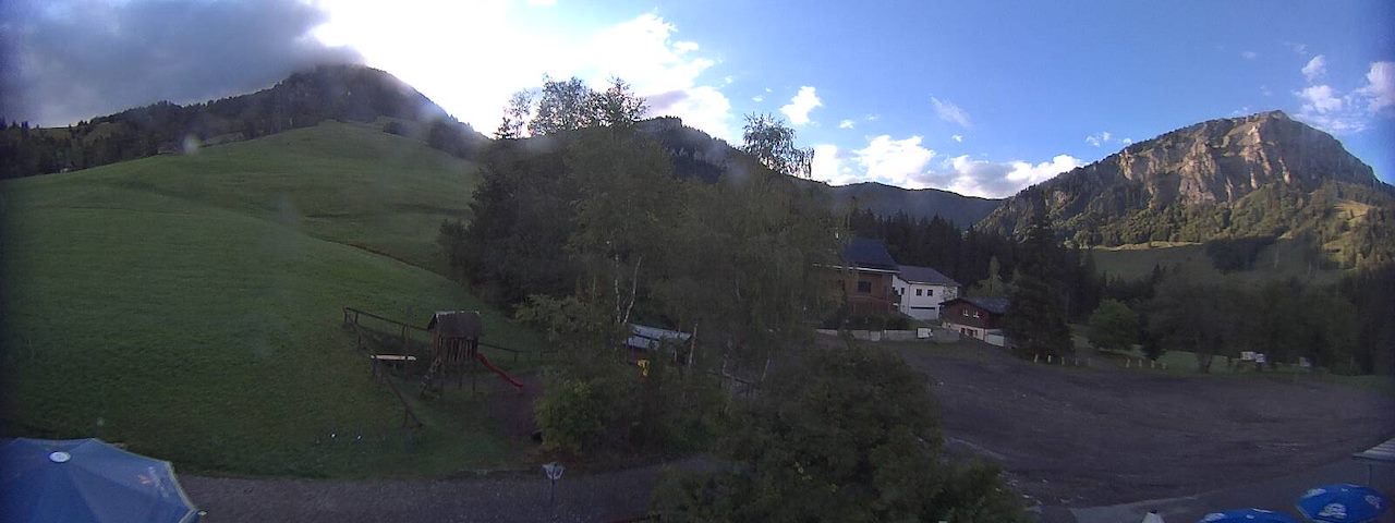 Live camera feed from Bergrestaurant Gfellen, Finsterwald in Finsterwald